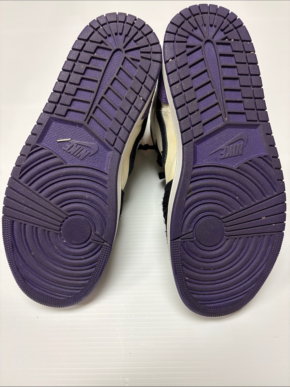 Air Jordan 1 Mid SE
Varsity Purple Black White Sneakers

Mens size 10 - Picture 7 of 7